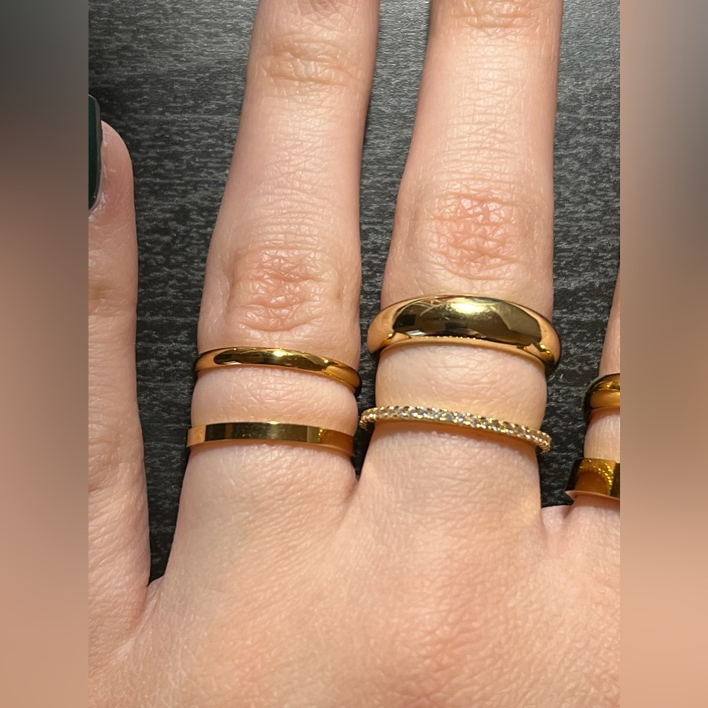 LOT OF GOLD PLATED RINGS - Picture 2 of 3